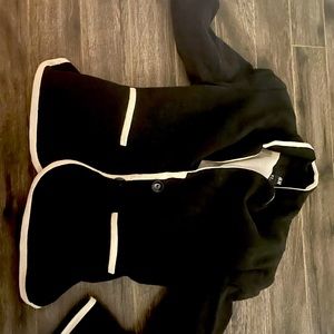 Ladies h and m blazer. Black and white. Short fit